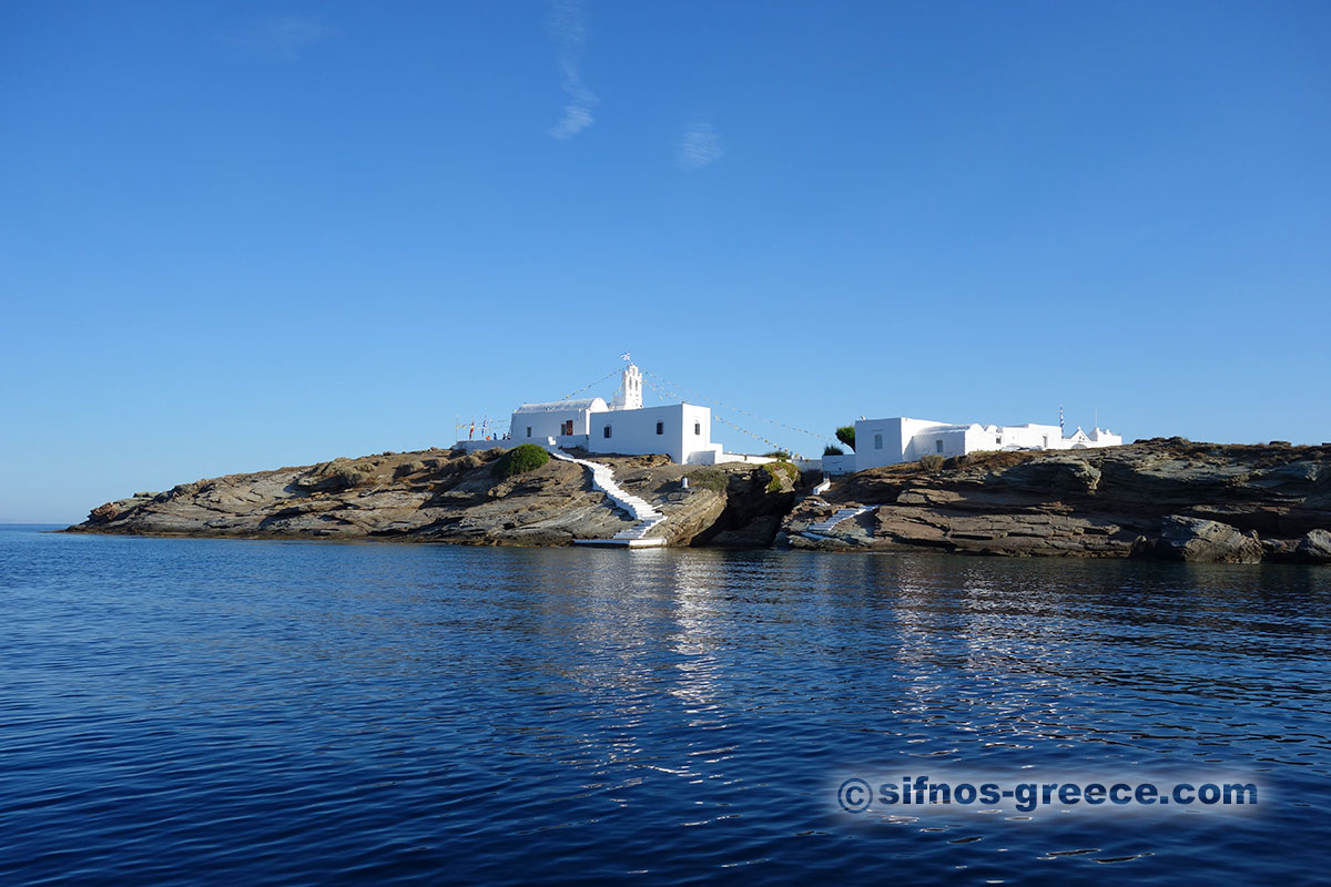 Kyrkan Chrysopigí, dekorerad för fest